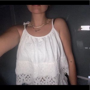 WHITE FLOWY CROPTOP